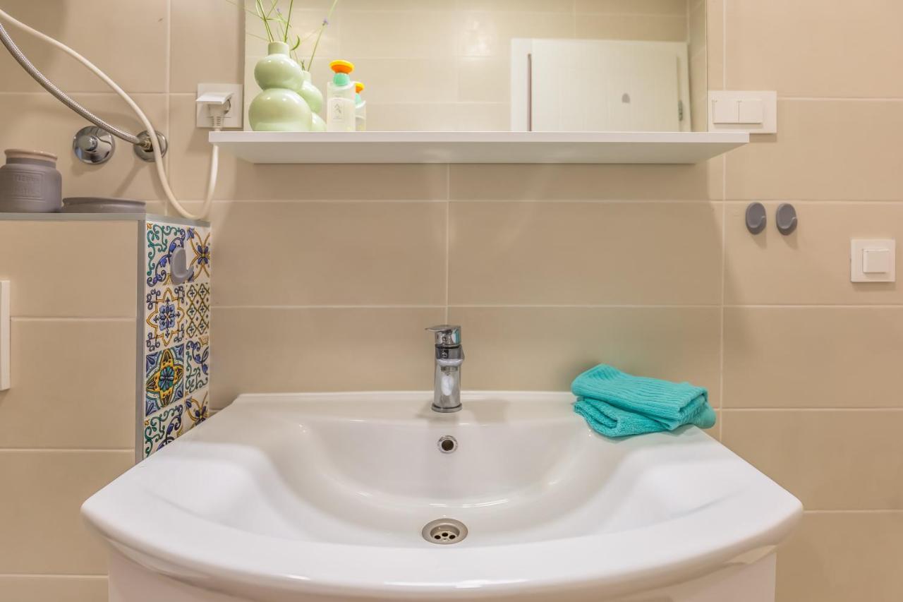 Adris Apartments Омиш Экстерьер фото