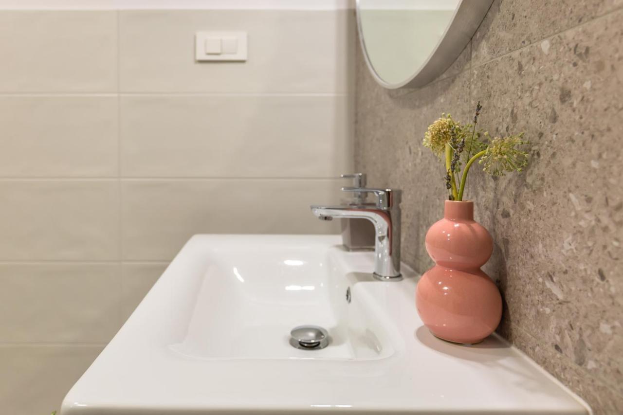 Adris Apartments Омиш Экстерьер фото