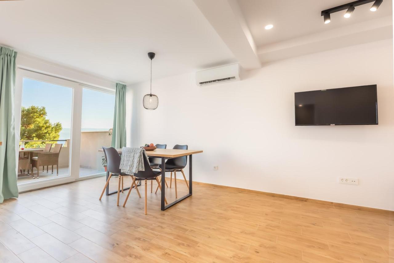 Adris Apartments Омиш Экстерьер фото